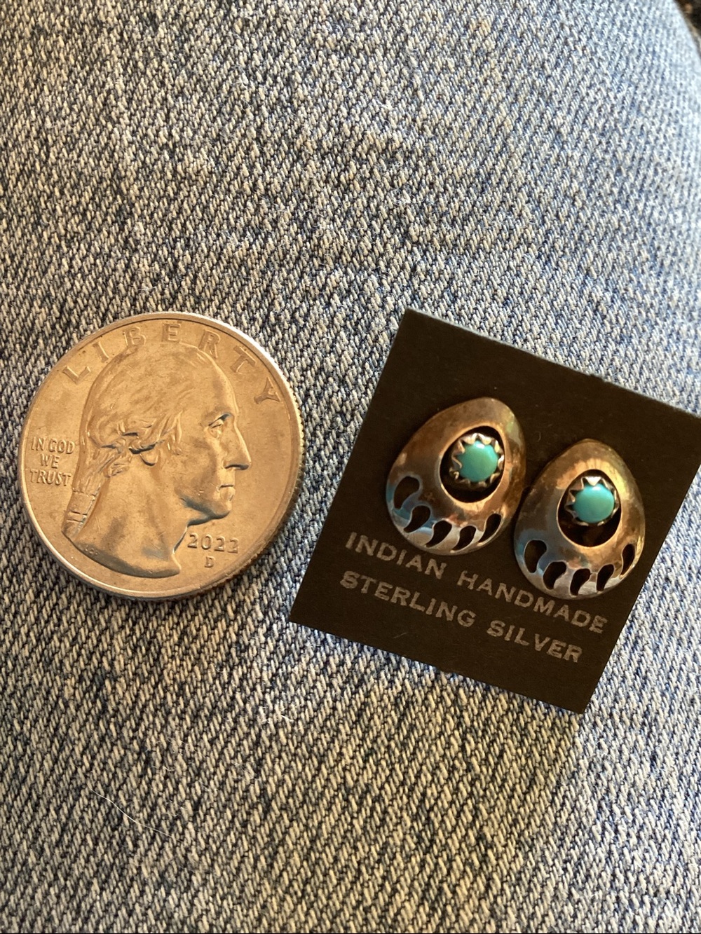 Earrings Native American Bear Paw Sterling Silver Natural Matched Turquoise - Picture 2 of 3